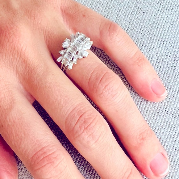 🌟HP🌟18K White Gold Diamond Ring - Picture 4 of 11